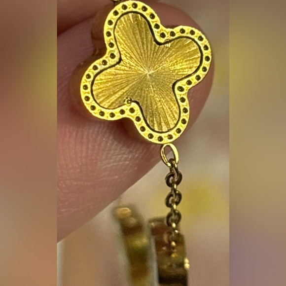 Van Kleef Inspired 18K Gold PVD Stainless Steel Lucky Clover Bracelet - Picture 3 of 10